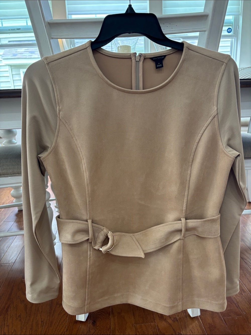 Ann Taylor Cream Long-Sleeve Belted Ponte Top size Medium